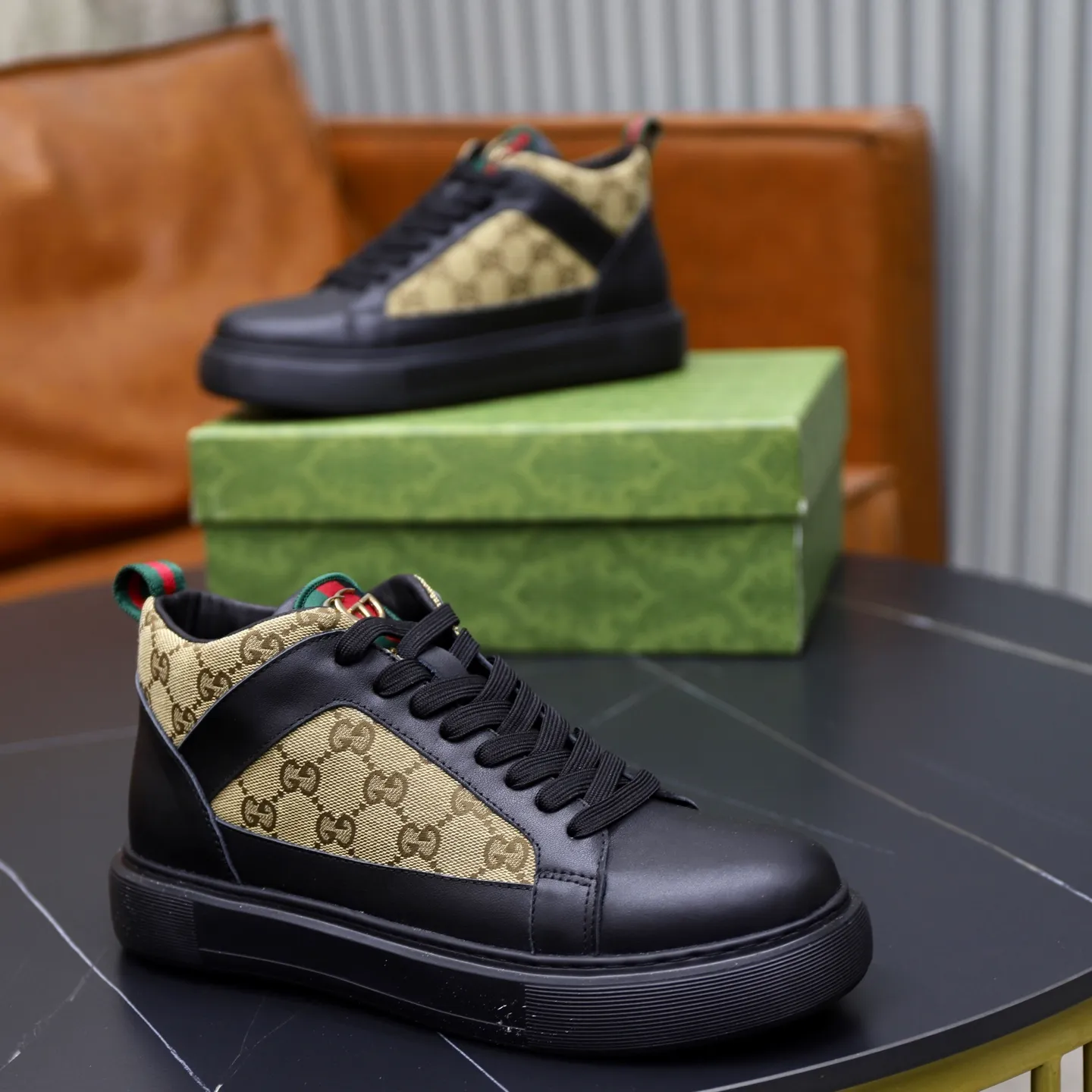 Ex-factory price: 462💰🙅‍♂️🙅‍♂️🙅‍♂️ Brand: Gucci GUCCi Standard code: 38-44 (45 customized) Grade: Same as the official website Material: Original cowhide material spliced with brand cloth Comfortable and breathable lining Lightweight and wear-resistant sports outsole Style category: Men's fashion casual shoes Running sports shoes Distinguished luxury brand elements Top luxury color: actual picture color
